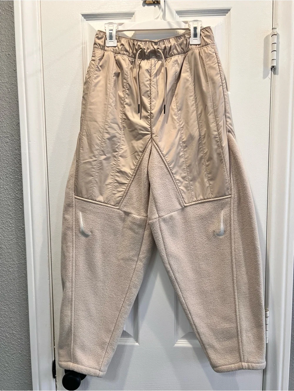 Nike Swoosh Curve Plush Fleece Quilted High Rise Pants Beige Cream Size XS